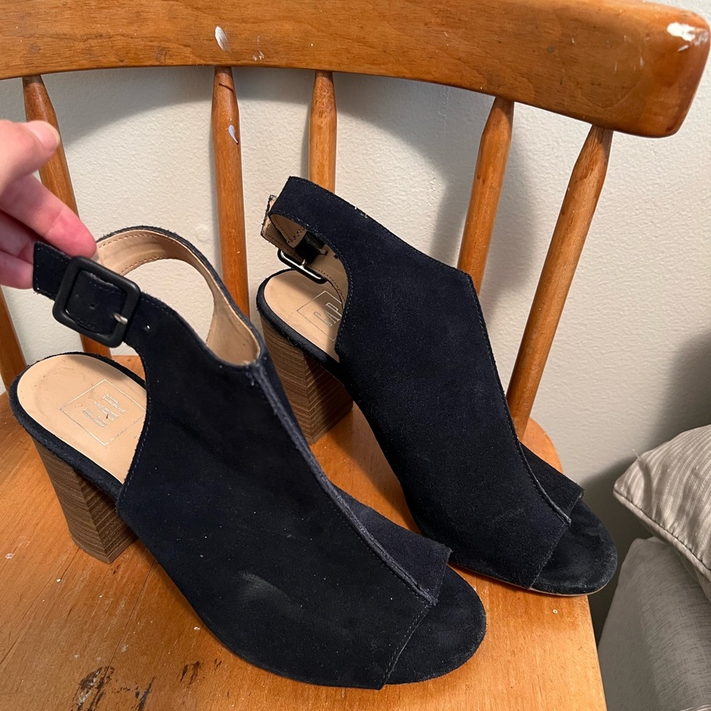 GAP navy suede open toe booties